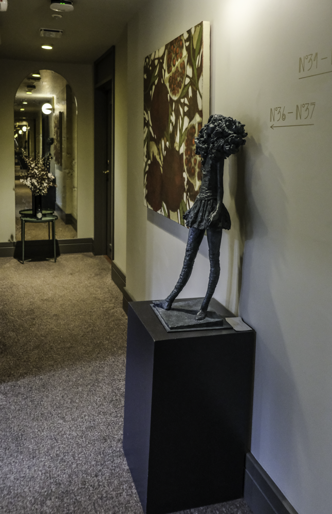 Sculpture exposée dans le parcours Émerveillements de l'Hôtel de l'Abbaye.